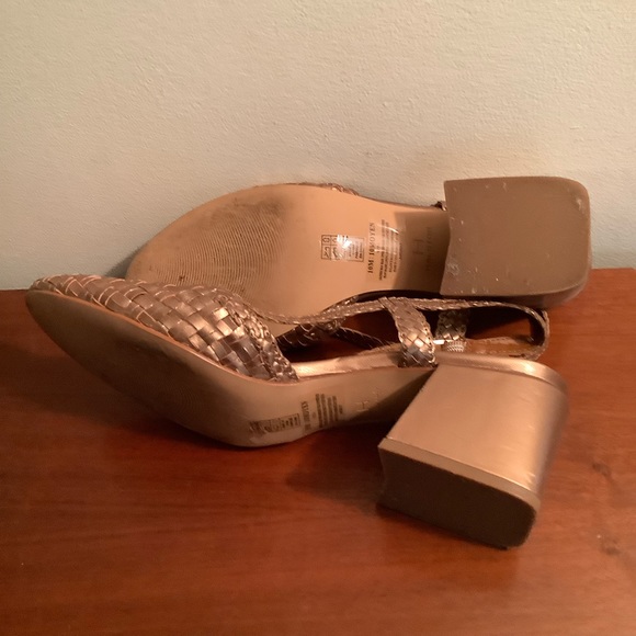 HALSTON Gold Leather Shoes - Picture 2 of 5